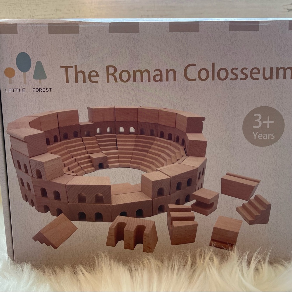 NIB solid wood block set of The Roman Colosseum